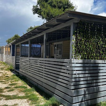 Dalmacia Mobile Homes And Caravans At The Beach Privlaka  Buitenkant foto