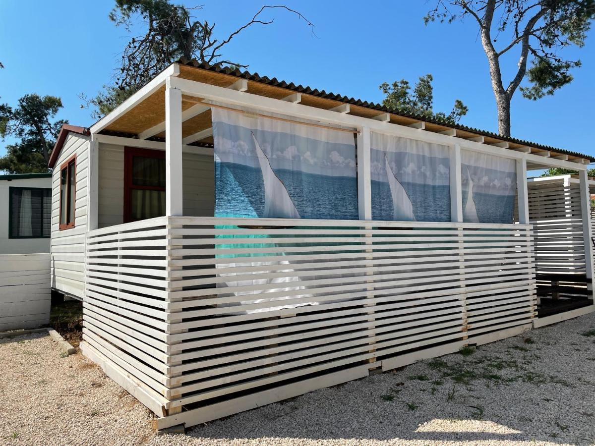 Dalmacia Mobile Homes And Caravans At The Beach Privlaka  Buitenkant foto