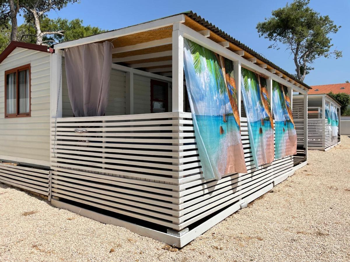 Dalmacia Mobile Homes And Caravans At The Beach Privlaka  Buitenkant foto