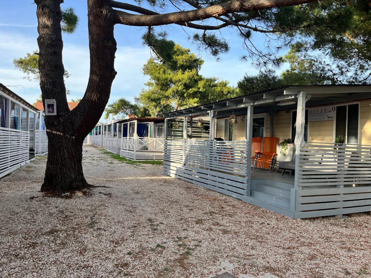 Dalmacia Mobile Homes And Caravans At The Beach Privlaka  Buitenkant foto