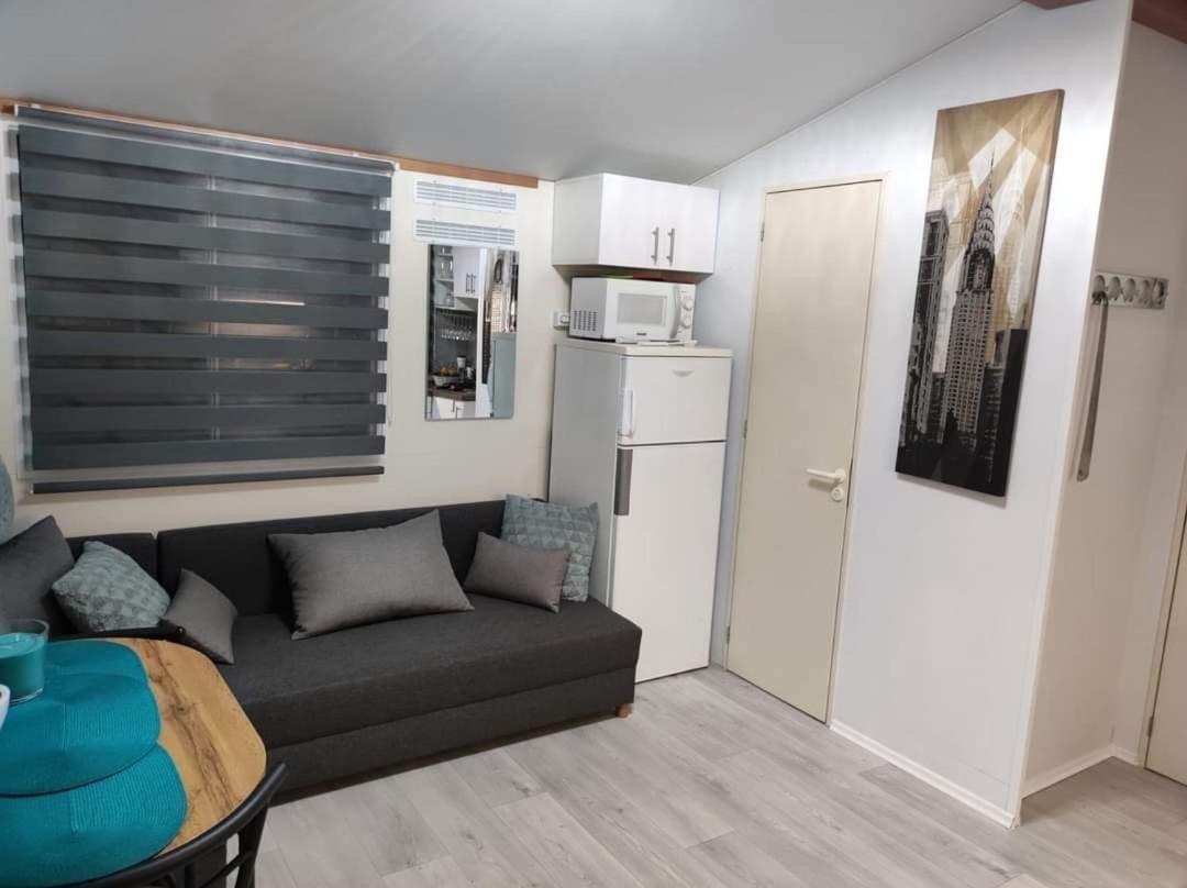 Dalmacia Mobile Homes And Caravans At The Beach Privlaka  Buitenkant foto