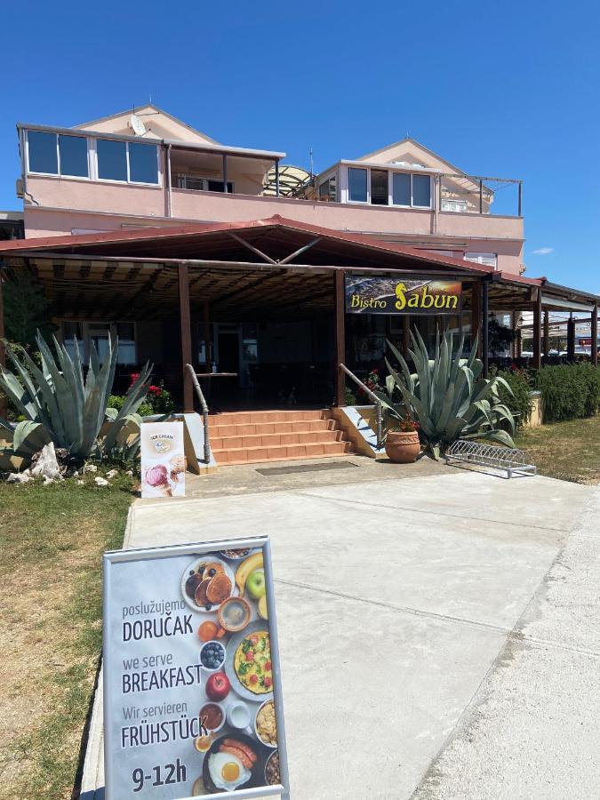 Dalmacia Mobile Homes And Caravans At The Beach Privlaka  Buitenkant foto