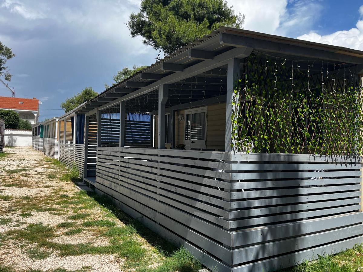 Dalmacia Mobile Homes And Caravans At The Beach Privlaka  Buitenkant foto