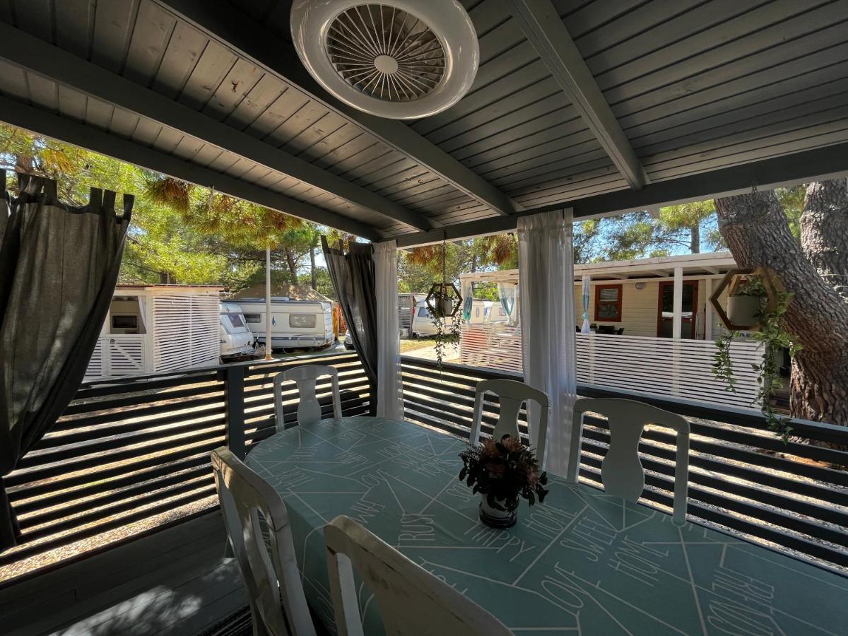 Dalmacia Mobile Homes And Caravans At The Beach Privlaka  Buitenkant foto